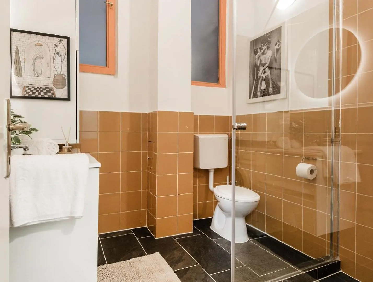 Art Lovers Loft-Garden View 3Br 2Ba Central Gem Budapest 0*,  Hungary