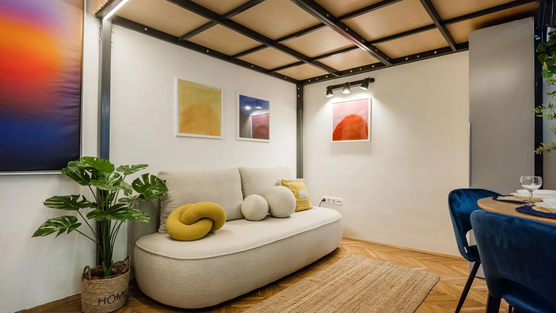 Apartment Art Lovers Loft-Garden View 3Br 2Ba Central Gem Budapest Hungary