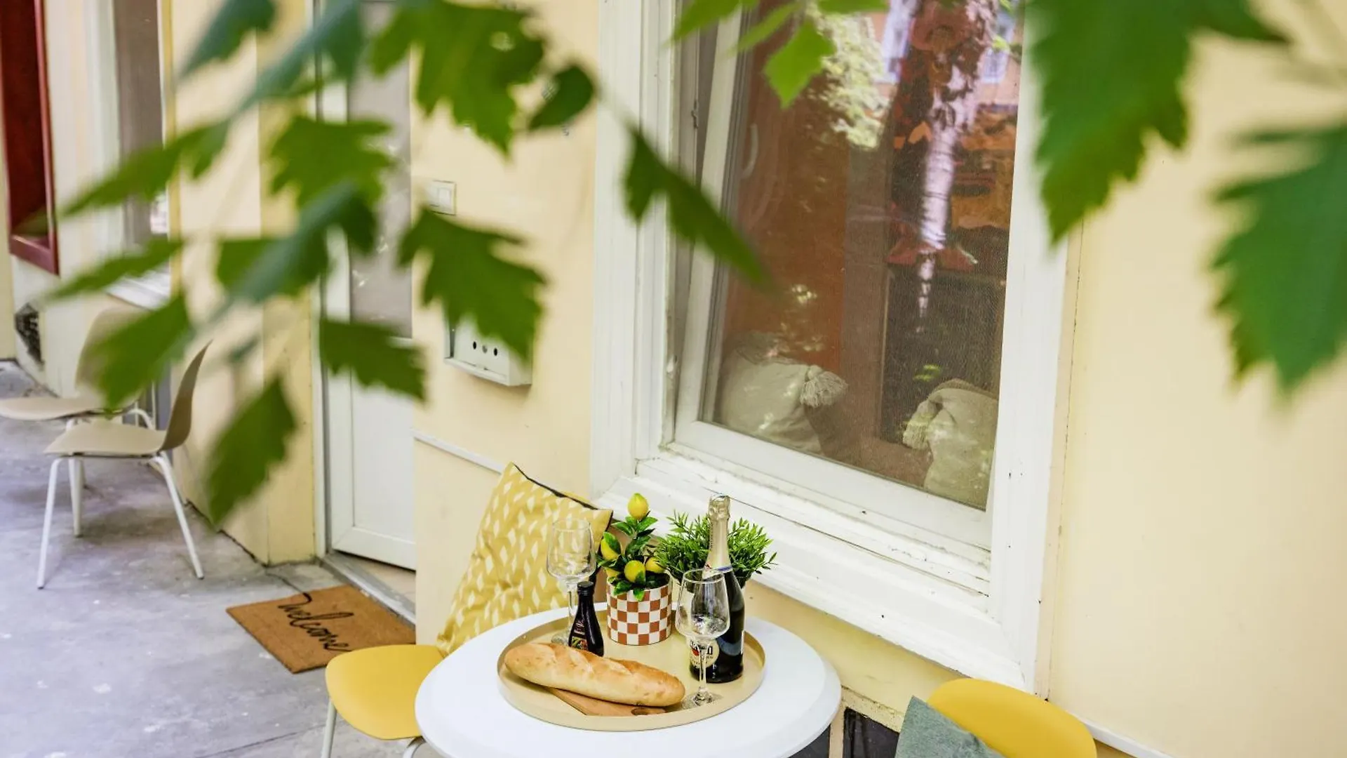 Apartment Art Lovers Loft-Garden View 3Br 2Ba Central Gem Budapest