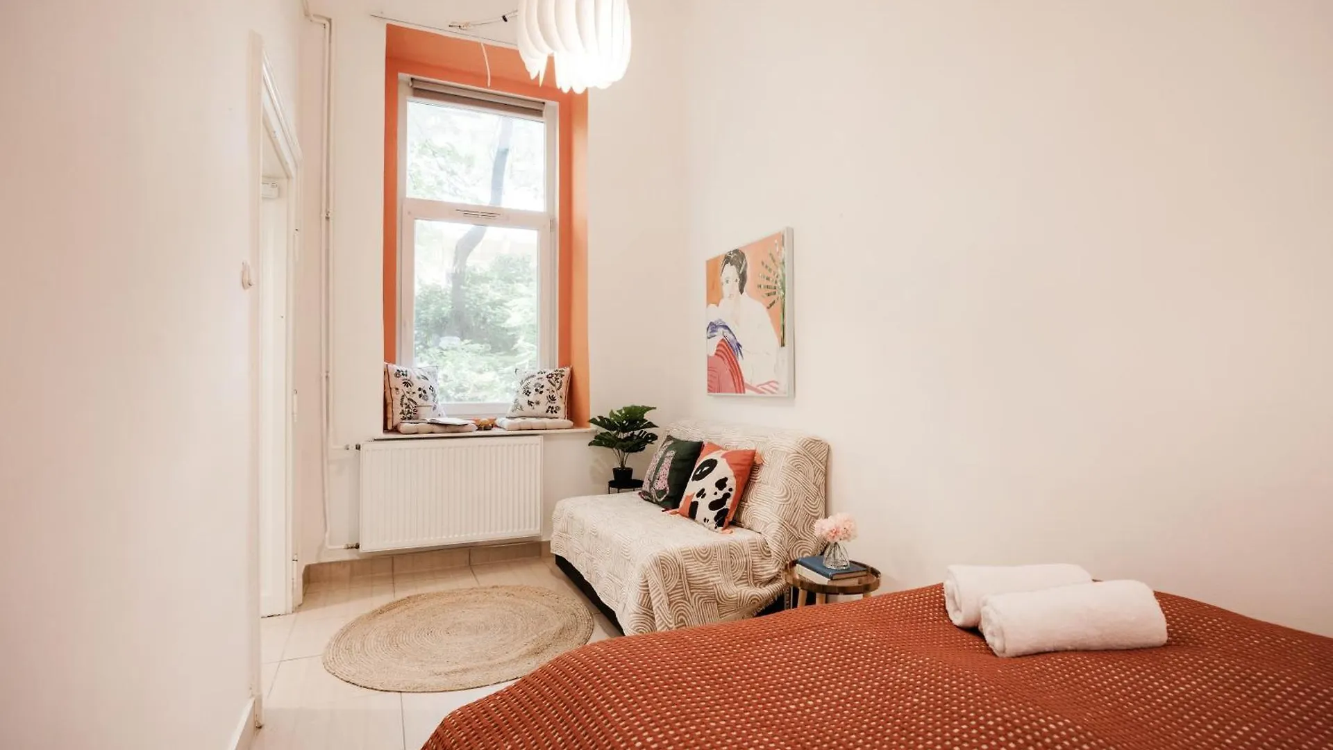 Art Lovers Loft-Garden View 3Br 2Ba Central Gem Budapest 0*,  Hungary