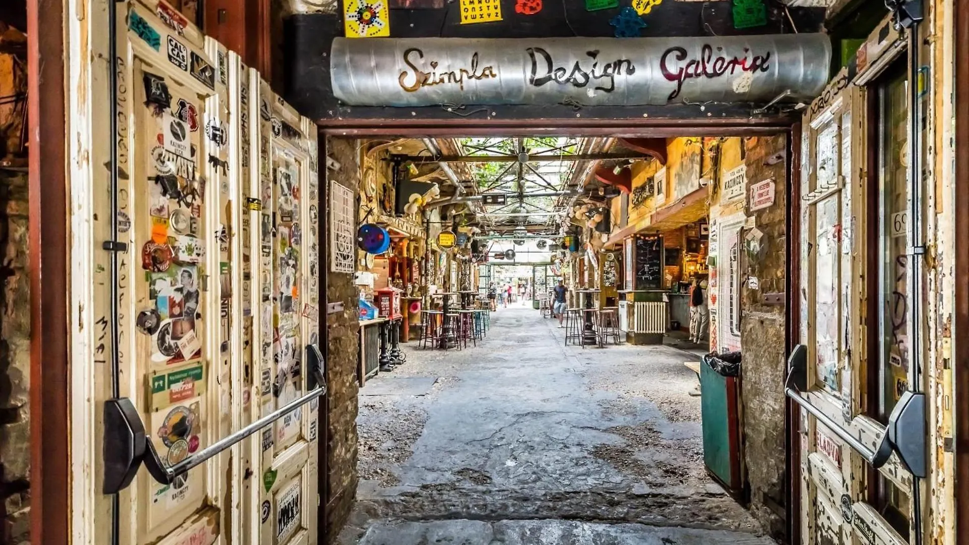 Experience Best City Nightlife Right Next To Szimpla Kert Budapest 0*,